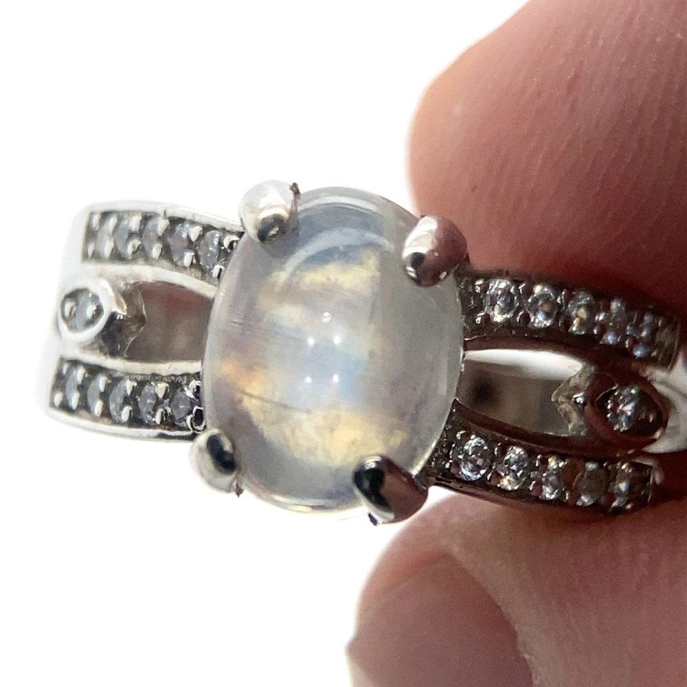 Rainbow Moonstone 2.08ct Platinum Finish Solid 925 Sterling Silver Ring